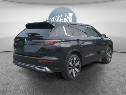 Black Diamond 2026 Mitsubishi Outlander SE