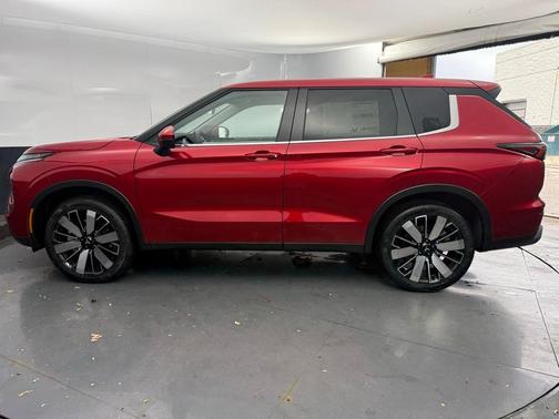 2025 Mitsubishi Outlander SEL