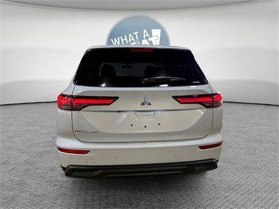 2026 Mitsubishi Outlander ES
