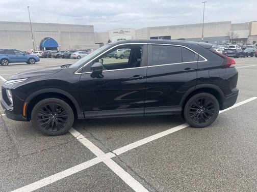 2022 Mitsubishi Eclipse Cross LE