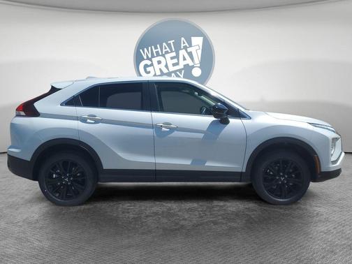 White Diamond 2026 Mitsubishi Eclipse Cross LE