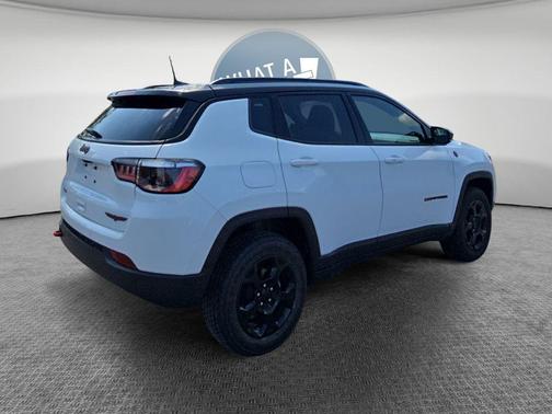 Bright White Clearcoat 2023 Jeep Compass Trailhawk