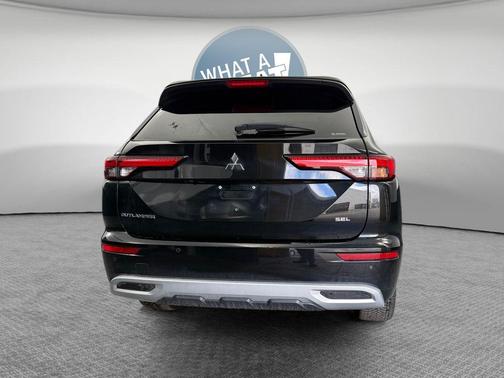 Black Diamond 2022 Mitsubishi Outlander SEL