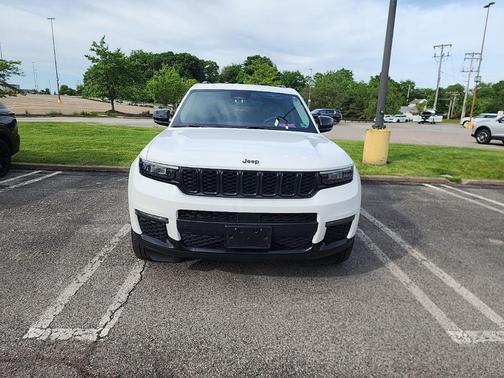 Bright White Clearcoat 2023 Jeep Grand Cherokee L Limited