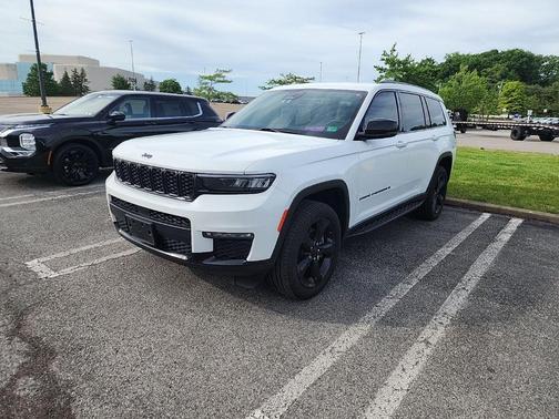 Bright White Clearcoat 2023 Jeep Grand Cherokee L Limited