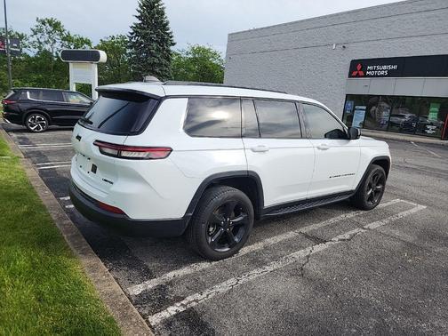 Bright White Clearcoat 2023 Jeep Grand Cherokee L Limited