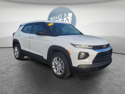 Summit White 2022 Chevrolet Trailblazer LS