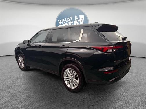 2024 Mitsubishi Outlander ES