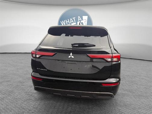 2024 Mitsubishi Outlander ES
