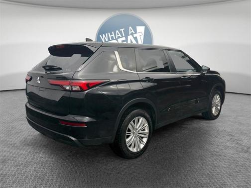 2024 Mitsubishi Outlander ES