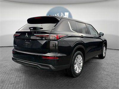 Black Diamond 2026 Mitsubishi Outlander ES