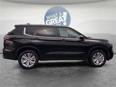 Black Diamond 2026 Mitsubishi Outlander ES