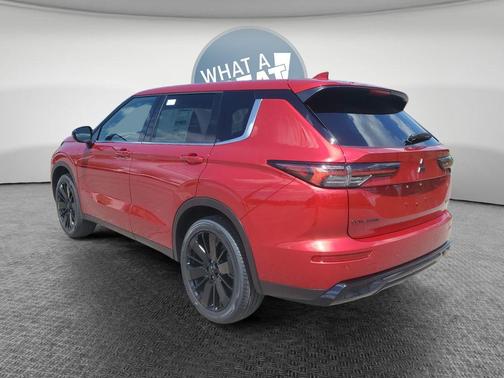 Diamond Red 2026 Mitsubishi Outlander LE