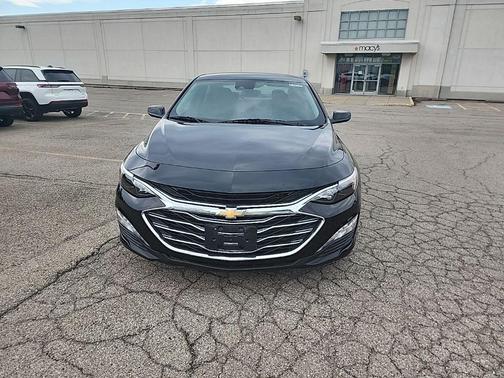 Mosaic Black Metallic 2025 Chevrolet Malibu LT