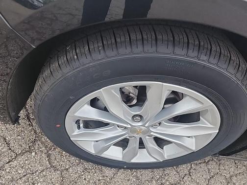 Mosaic Black Metallic 2025 Chevrolet Malibu LT