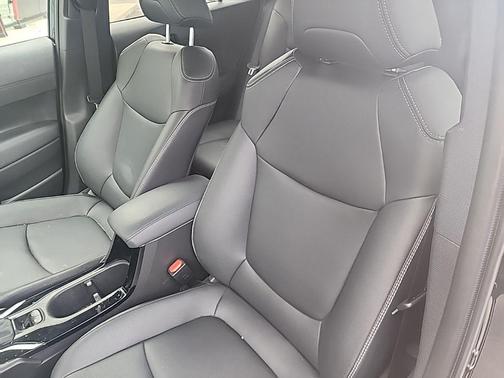 Jet Black 2025 Toyota Corolla Cross XLE