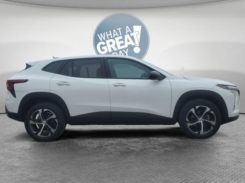 Summit White 2024 Chevrolet Trax 1RS