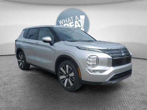 Alloy Silver 2026 Mitsubishi Outlander SE