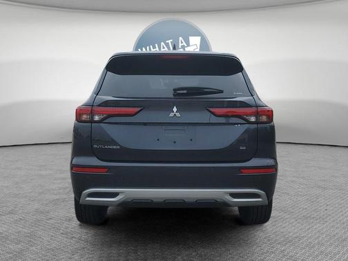 Graphite Gray 2024 Mitsubishi Outlander SE