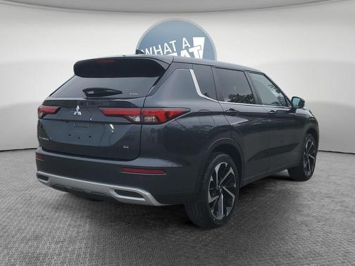 Graphite Gray 2024 Mitsubishi Outlander SE