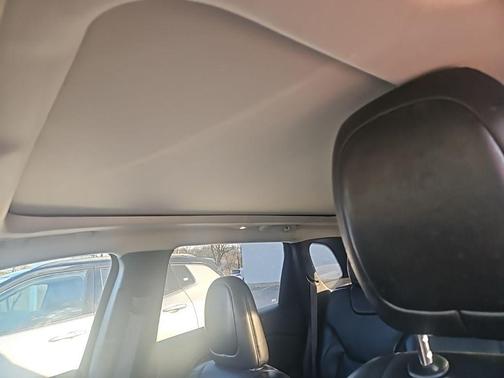 Diamond Black 2019 Jeep Cherokee Limited