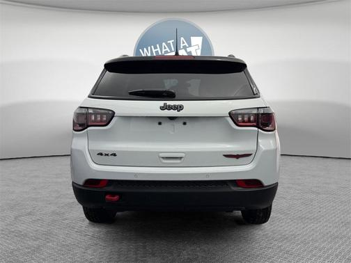 2023 Jeep Compass Trailhawk