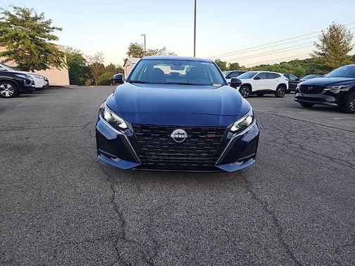 Deep Blue Pearl 2023 Nissan Altima 2.0 SR