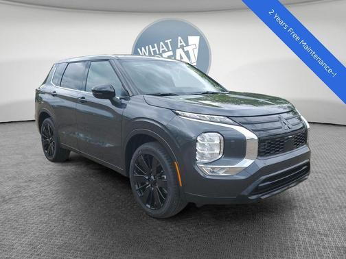 Graphite Gray 2026 Mitsubishi Outlander LE