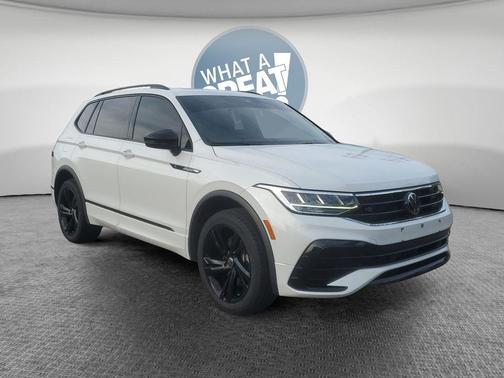 Opal White Pearl Effect 2024 Volkswagen Tiguan 2.0T SE R-Line Black