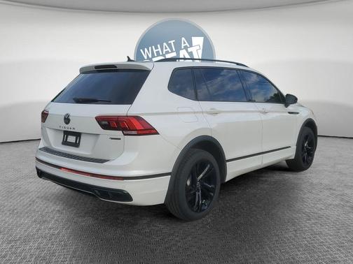 Opal White Pearl Effect 2024 Volkswagen Tiguan 2.0T SE R-Line Black