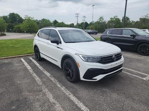 Opal White Pearl Effect 2024 Volkswagen Tiguan 2.0T SE R-Line Black