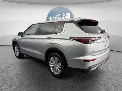 Alloy Silver Metallic 2026 Mitsubishi Outlander ES