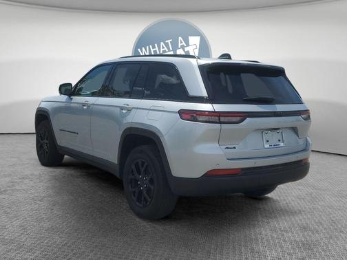 Silver Zynith 2025 Jeep Grand Cherokee Laredo