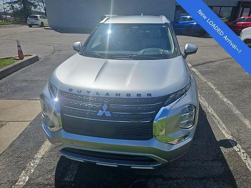 Silver 2023 Mitsubishi Outlander SEL