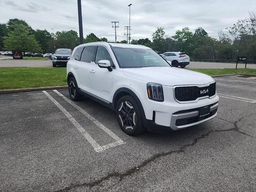 Glacial White Pearl 2023 Kia Telluride EX