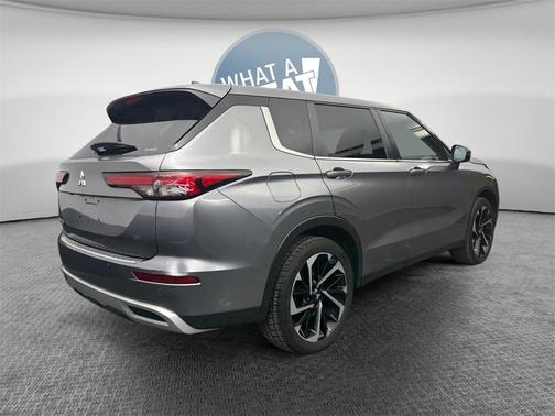 2022 Mitsubishi Outlander SE