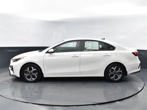 Photo 4 of 32 of 2019 Kia Forte LXS
