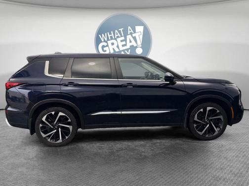 2022 Mitsubishi Outlander SE