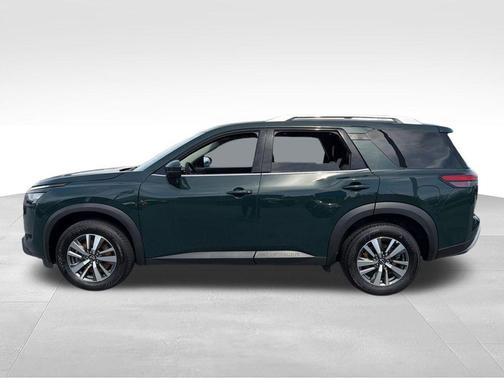 Obsidian Green Pearl 2025 Nissan Pathfinder SL 4WD