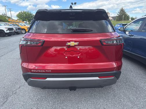 Radiant Red Tintcoat 2026 Chevrolet Equinox 1LT