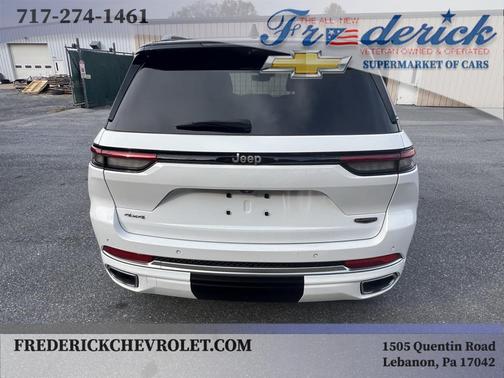 2022 Jeep Grand Cherokee Summit