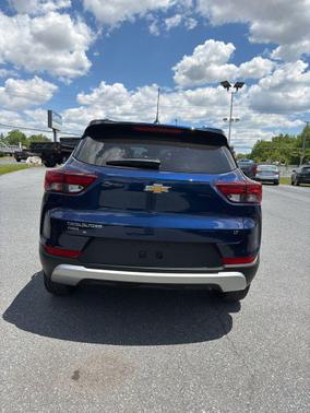 Blue Glow Metallic 2023 Chevrolet Trailblazer LT