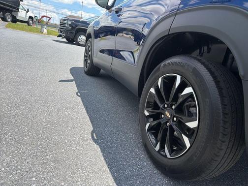 Blue Glow Metallic 2023 Chevrolet Trailblazer LT