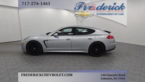 2016 Porsche Panamera 4 Edition