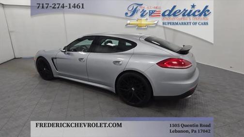 2016 Porsche Panamera 4 Edition