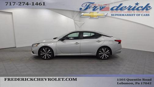 2022 Nissan Altima SR FWD