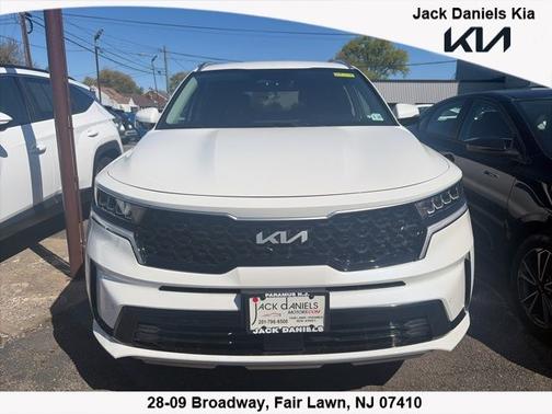 Snow White Pearl 2023 Kia Sorento Hybrid EX