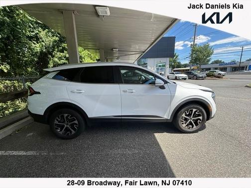 White Pearl 2023 Kia Sportage EX