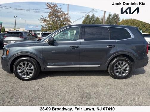 Gray 2023 Kia Telluride LX