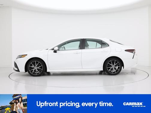 White 2023 Toyota Camry SE